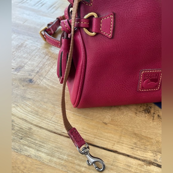 Dooney & Bourke Mini Zip Crossbody 8L664 RA with Dust Cover - Picture 9 of 12